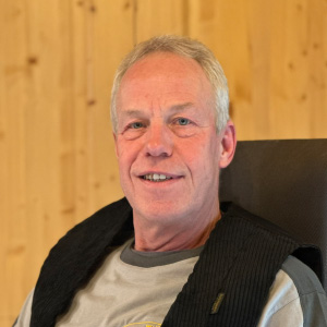 Dieter Kuhnhenn, langjähriger Zimmererpolier und Aushilfe bei FINNHOLZ mit über 39 Jahren Erfahrung.
